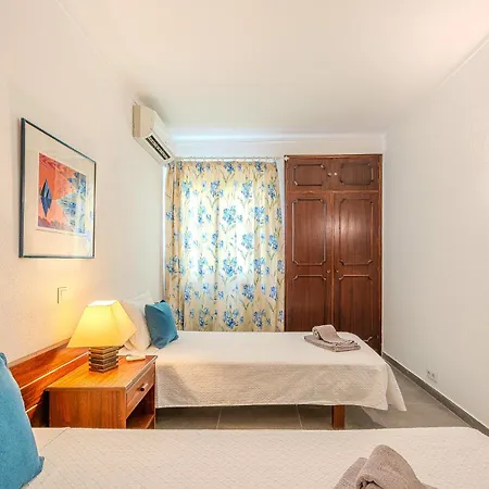 Nyaraló Amélia By Sunnyway *